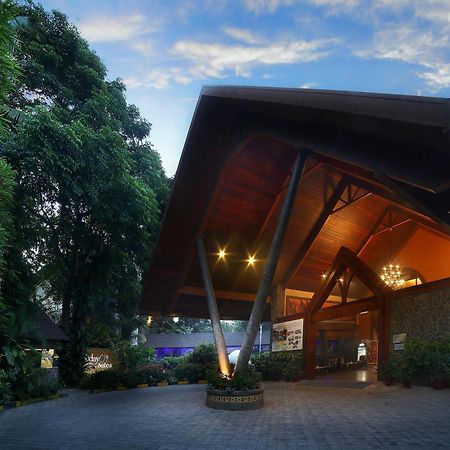 Uday Suites - The Airport Hotel Thiruvananthapuram Esterno foto