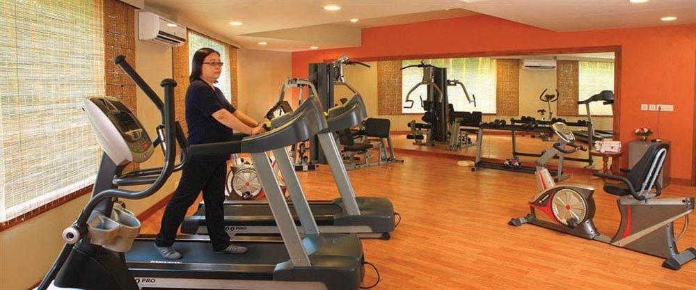 Uday Suites - The Airport Hotel Thiruvananthapuram Esterno foto