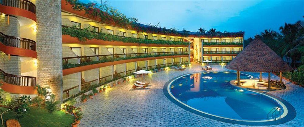 Uday Suites - The Airport Hotel Thiruvananthapuram Esterno foto